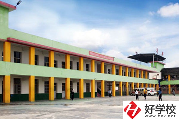 湘西州龍山縣誠信職業(yè)技術(shù)學(xué)校的優(yōu)勢和特色是什么？