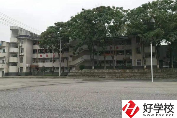 長(zhǎng)沙市中等城鄉(xiāng)建設(shè)職業(yè)技術(shù)學(xué)校宿舍環(huán)境怎么樣？