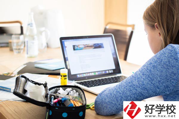 湖南經(jīng)濟(jì)貿(mào)易職業(yè)中專學(xué)校專業(yè)有哪些？就業(yè)率如何？