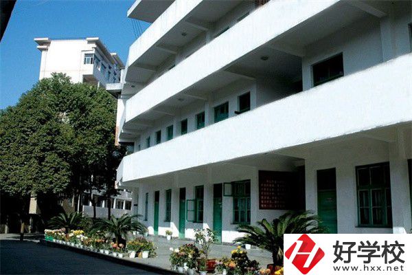 湘西民辦中專學(xué)校環(huán)境好嗎？辦學(xué)條件怎么樣？