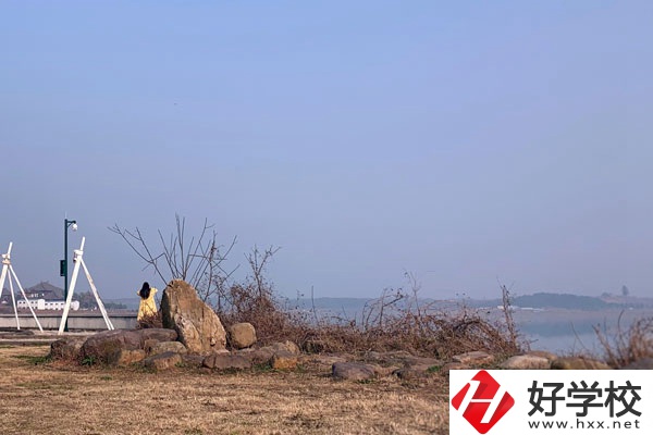 張家界僑輝職業(yè)技術(shù)學(xué)校好不好？辦學(xué)條件有什么特色？