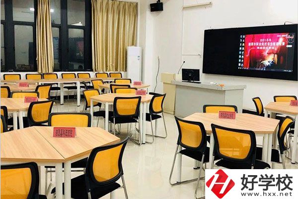 湘潭鋼鐵中職在哪里？辦學(xué)條件怎么樣？