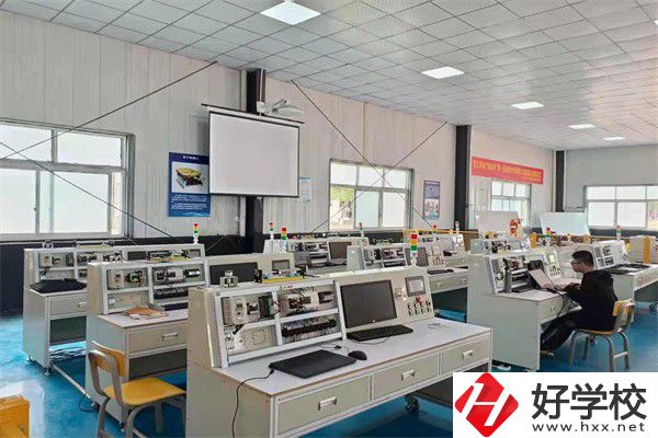 株洲哪些中職學(xué)校管理比較嚴(yán)格？校園環(huán)境怎么樣？