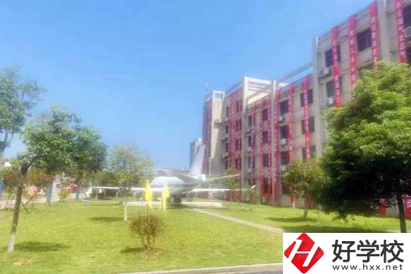 長沙經(jīng)貿(mào)職業(yè)中?？梢詤⒓痈呖紗?？還有哪些升學方式？