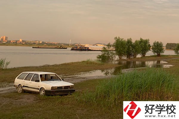 初中畢業(yè)想在懷化讀中專，有哪些好學(xué)校推薦？
