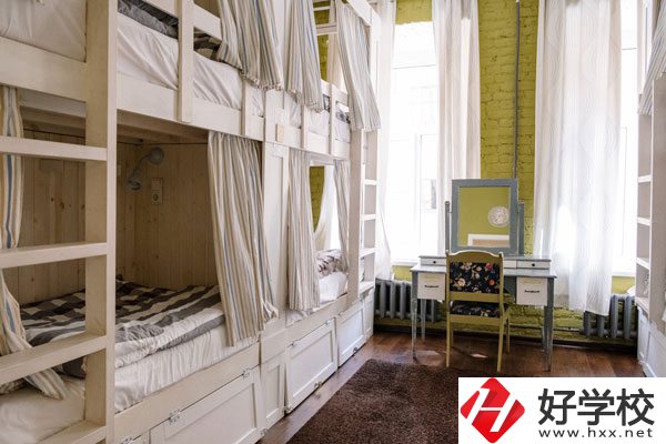 核工業(yè)衛(wèi)生學校助產(chǎn)專業(yè)怎么樣？宿舍怎么樣？