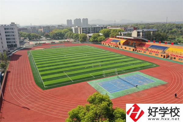 長沙市望城區(qū)職業(yè)中等專業(yè)學校收費標準如何？