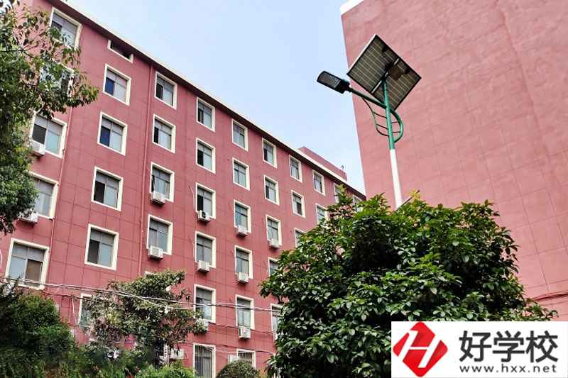 益陽市第一職業(yè)中專學校好不好？辦學條件怎么樣？