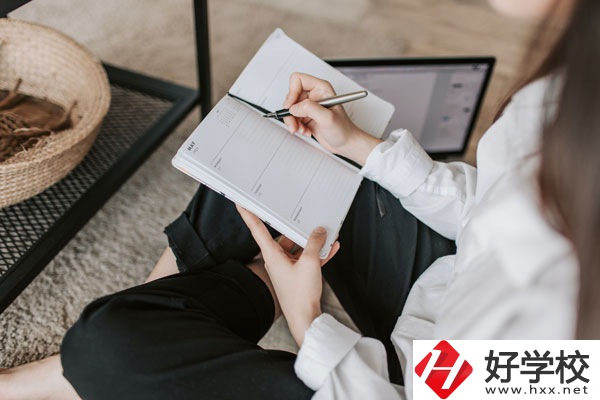 湖南工商職業(yè)學(xué)院(中職部)好不好？