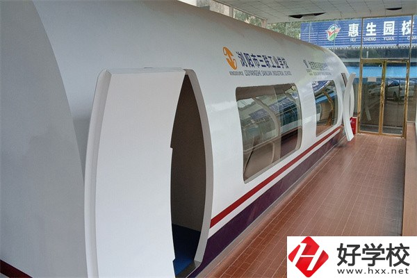 長沙市三聯(lián)科技中等職業(yè)學(xué)校實(shí)訓(xùn)室