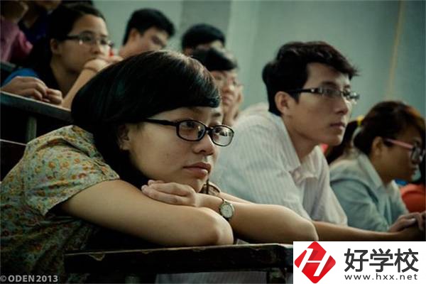 在湖南“晚熟”的孩子該何去何從？該怎么擇校？
