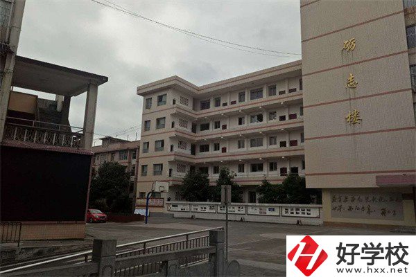 湘西有哪些民辦中?？梢酝扑]？有什么辦學特色？