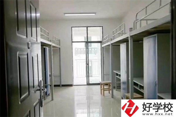 益陽有初中生可以讀的高校嗎？